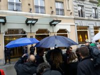 Cospedal, Arenas, García-Escudero y senadores del PP acuden al hotel donde ha fallecido Rita Barberá