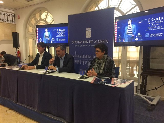 Adra celebra su primera Gala de Moda Solidaria por la salud mental.