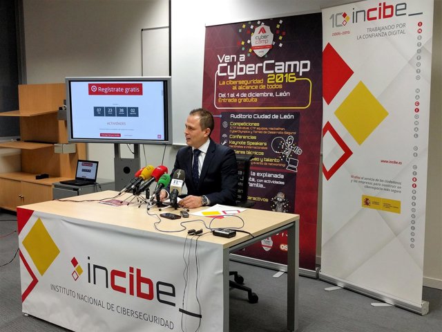 Alberto Hernández presenta Cybercamp.