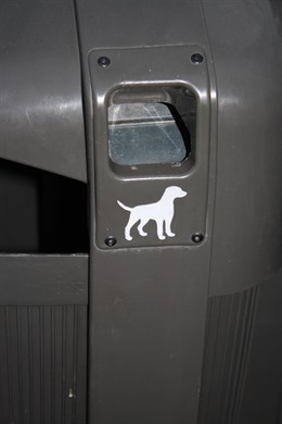 Papelera con bolsas para las cacas de perro Madrid