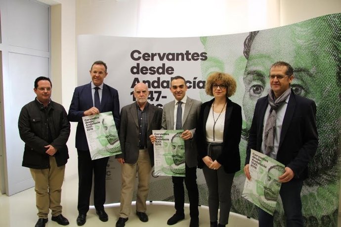 Ruz, y otras autoridades, durante la presentación
