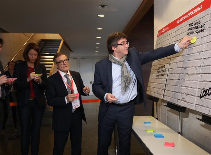El pte.C.Puigdemont en el I Congreso de Defensores Locales.