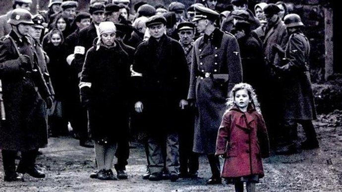 Oliwia Dabrowska, la niña de rojo en la película "La lista de Schindler"