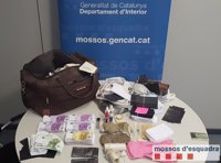 Una pareja compra un piso en Lleida y encuentra billetes falsos en el trastero