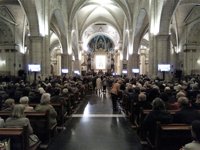 Familiares, amigos y dirigentes del PP llenan la Catedral de Valencia para rezar por Barberá