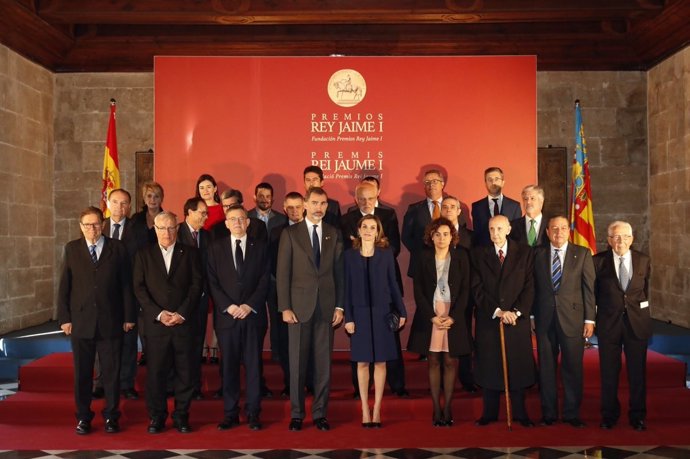 Los Reyes en el acto de entrega de los premios Rey Jaime I en Valencia