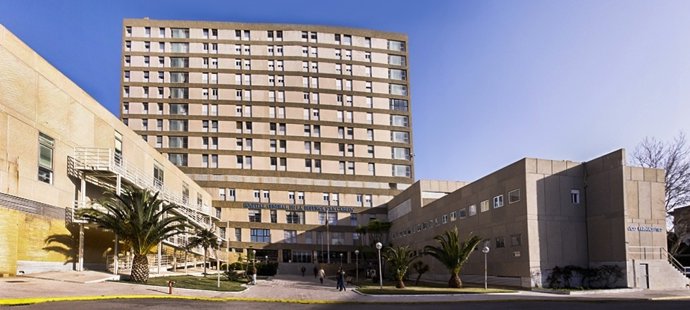 Fachada del Hospital San Carlos en San Fernando (Cádiz)