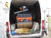 Tres detenidos por robar una maquina apisonadora de 2.500 kilos en Escalona