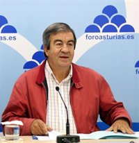 Álvarez-Cascos: "Los asturianos llevamos muchos años protagonizando un doloroso proceso de decadencia" 