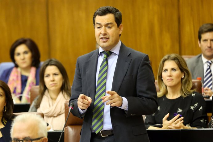 Juanma Moreno debate con Susana Díaz en el Pleno del Parlamento