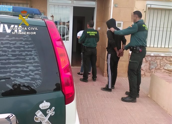 La Guardia Civil localiza y detiene a los dos presuntos atracadores 