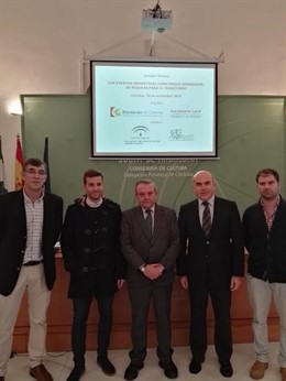 Torralbo y Alcalde (centro), durante la inauguración de la jornada