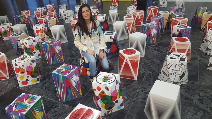 La artista Irene Naranjo impulsa la iniciativa 'Brújulas por la Igualdad'.