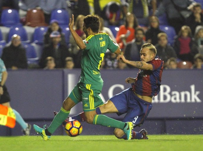 Roger, jugador del Levante UD