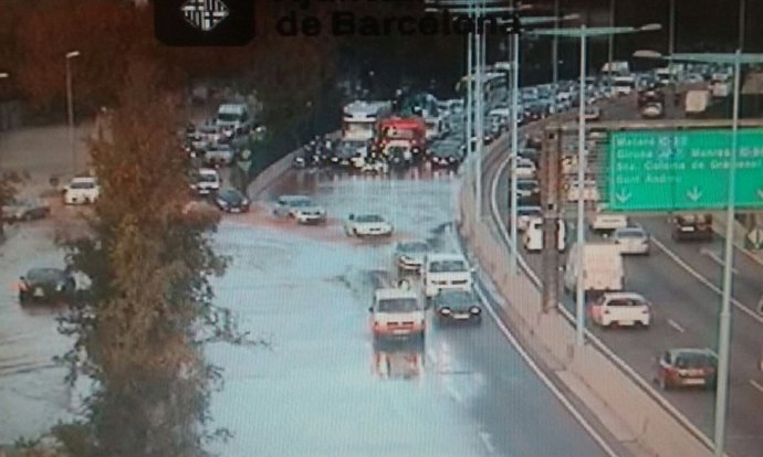 Ronda de Dalt inundada