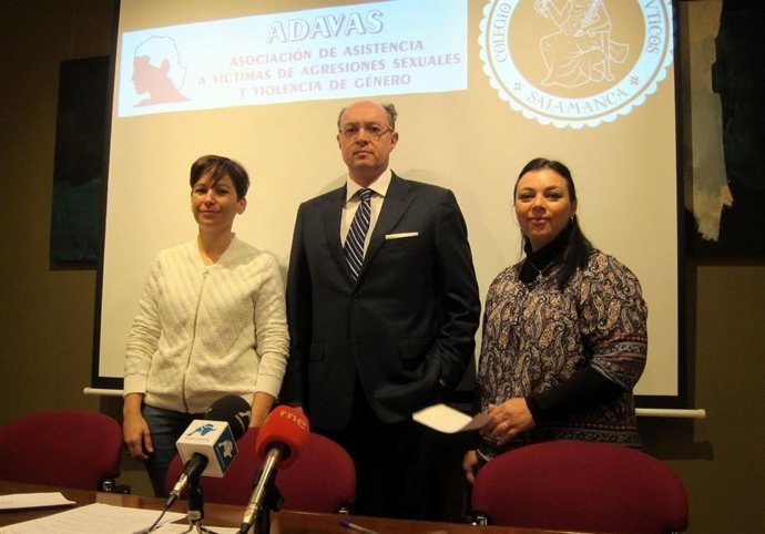  Elena Hermo, Carlos Gacía Y Vanessa Vannay Presentan La Campaña