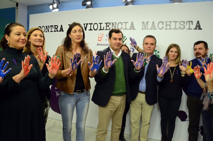 Juanma Moreno, hoy junto a otros dirigentes del partido