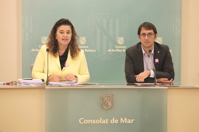 La portavoz del Govern, Pilar Costa, y el conseller de Trabajo, Iago Negueruela