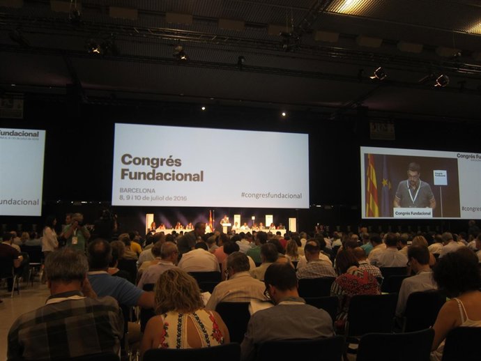 Congreso fundacional de la nueva CDC en Barcelona