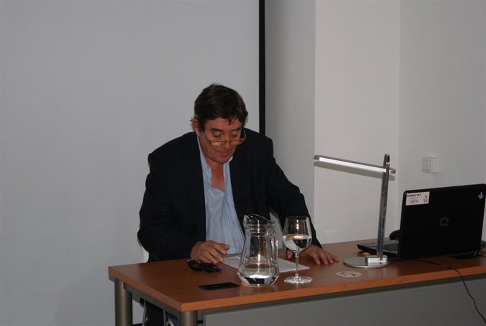 El escritor Luis García Montero, en la UNIA