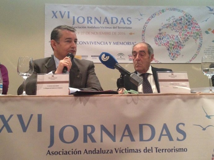 Sanz en las jornadas de la Asociación Andaluza de Víctimas del Terrorismo