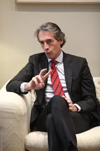 Javier Fernández se reunirá el 7 de diciembre con el nuevo ministro de Fomento