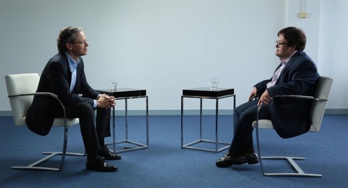 Pablo Pineda y el consejero delegado de Capgemini, Paulo Morgado