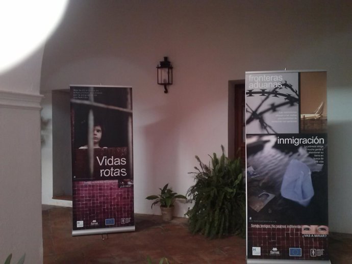 Exposición contra la trata y el turismo sexual de la Diputación de Huelva.