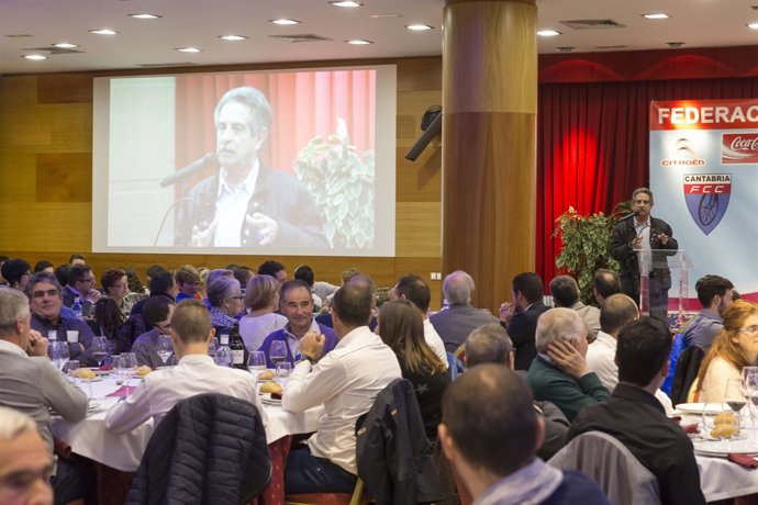 Intervención de Revilla en la gala del ciclismo cántabro