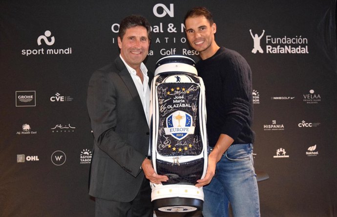 Olazábal entrega la bolsa a Nadal