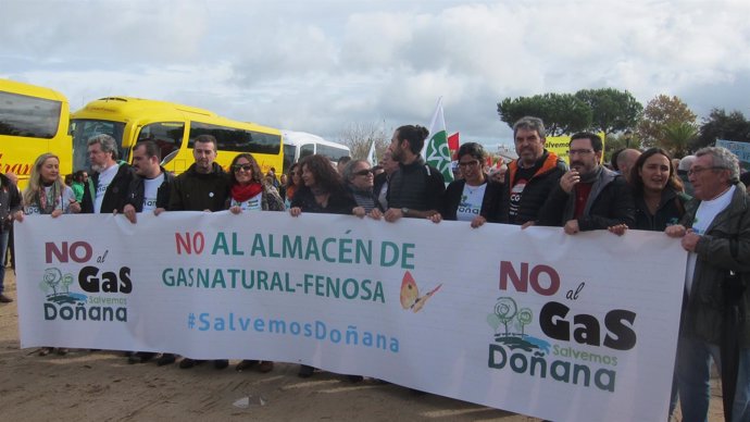 Manifestación en El Rocío contra los proyectos de Gas Natural en Doñana.