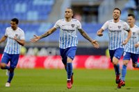 El Málaga se lleva 'in extremis' un frenético partido ante el Depor