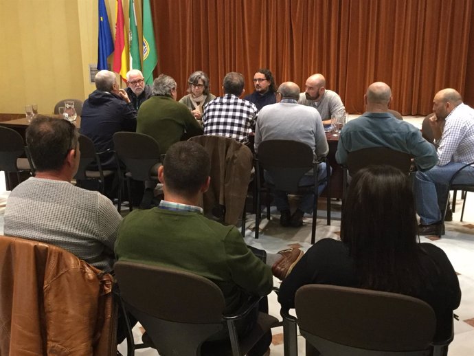 Encuentro de Paloma López (IU) con comités de la base de Rota