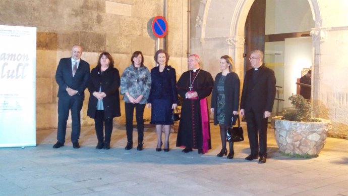 La Reina Sofía visita la exposición de Ramón Llull en Palma