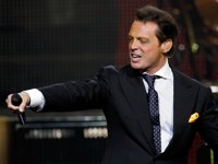 Luis Miguel lleva su polémica vida a la pequeña pantalla