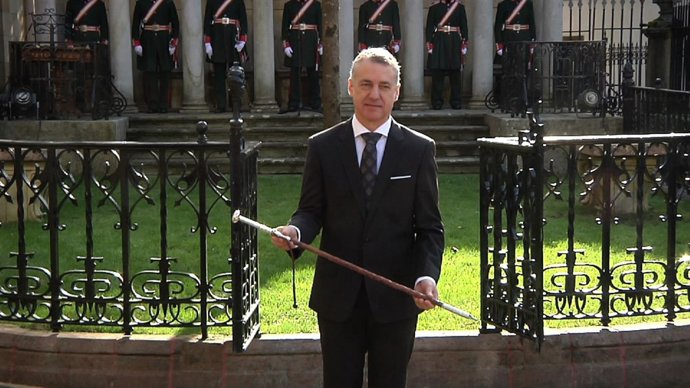 Urkullu jura su cargo como lehendakari