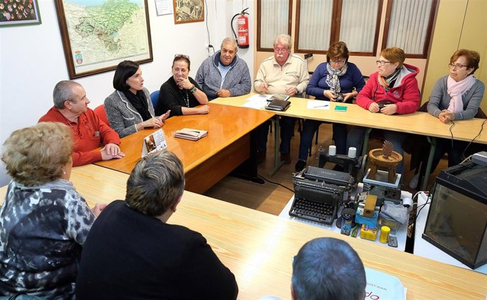 Reunión con vecinos del Grupo San Francisco 
