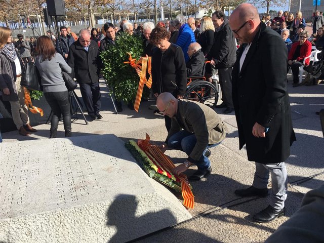 Ofrenda de Raül Romeva en el Camp de la Bóta