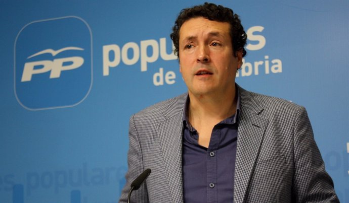 Iñigo Fernández, diputado del PP cántabro 