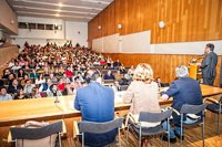 Revilla ve a un Rajoy "casi perpetuo" e intuye una "buena relación" con el PP