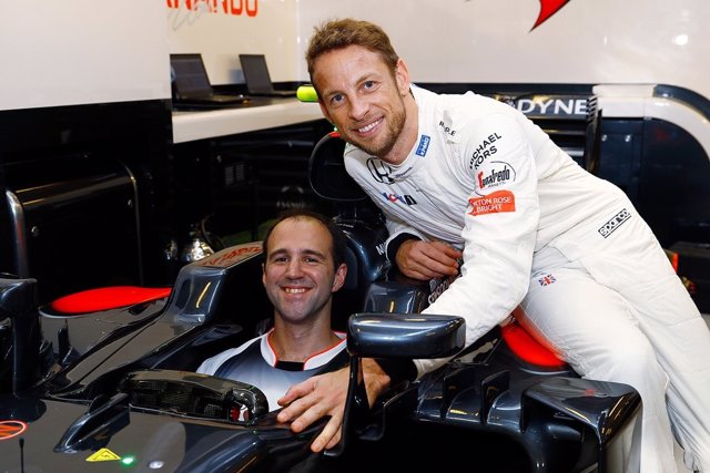 Jenson Button McLaren Abu Dabi retirada
