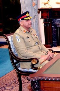 Pakistán garantiza una línea continuista con el nombramiento de Qamar Bajwa como nuevo jefe del Estado Mayor