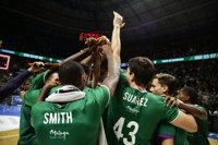 Unicaja tira de épica y aprovecha la zozobra del Barça
