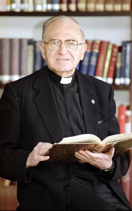 Fallece Domingo Ramos-Lissón, profesor emérito de la Universidad de Navarra.