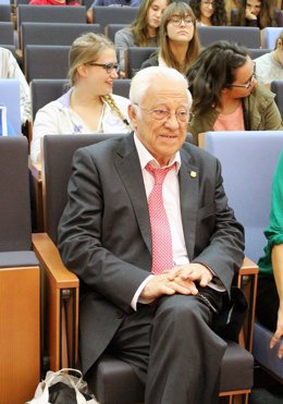 El padre Ángel, de Mensajeros de la Paz