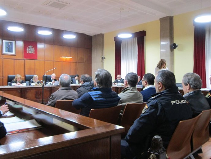 Acusados en el banquillo durante el juicio