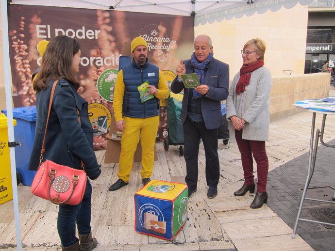 Ortíz y Pelegrín en la presentación de la nueva campaña de reciclaje