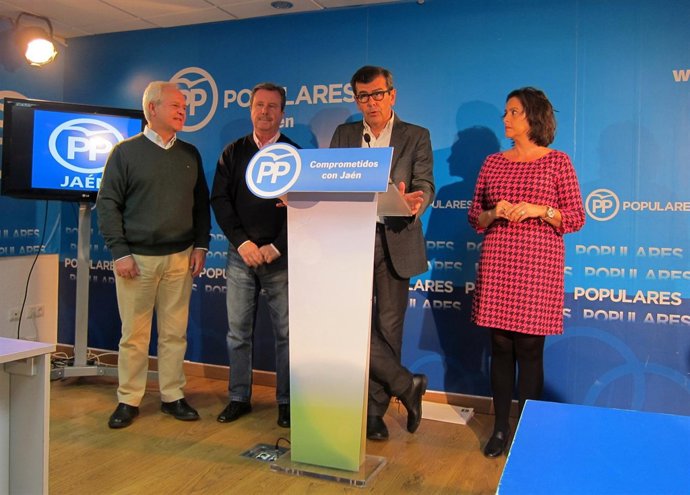 Ferreira, en la rueda de prensa junto a Miranda, García Anguita y García.