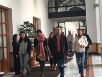 Podemos e IU proponen por ley que la inversión en educación nunca baje del 5% del PIB