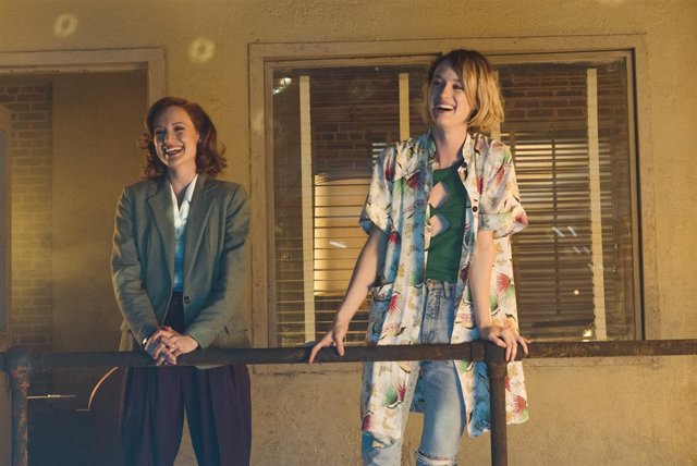Mackenzie Davis y Kerry Bishé - Halt and Catch Fire, season 3